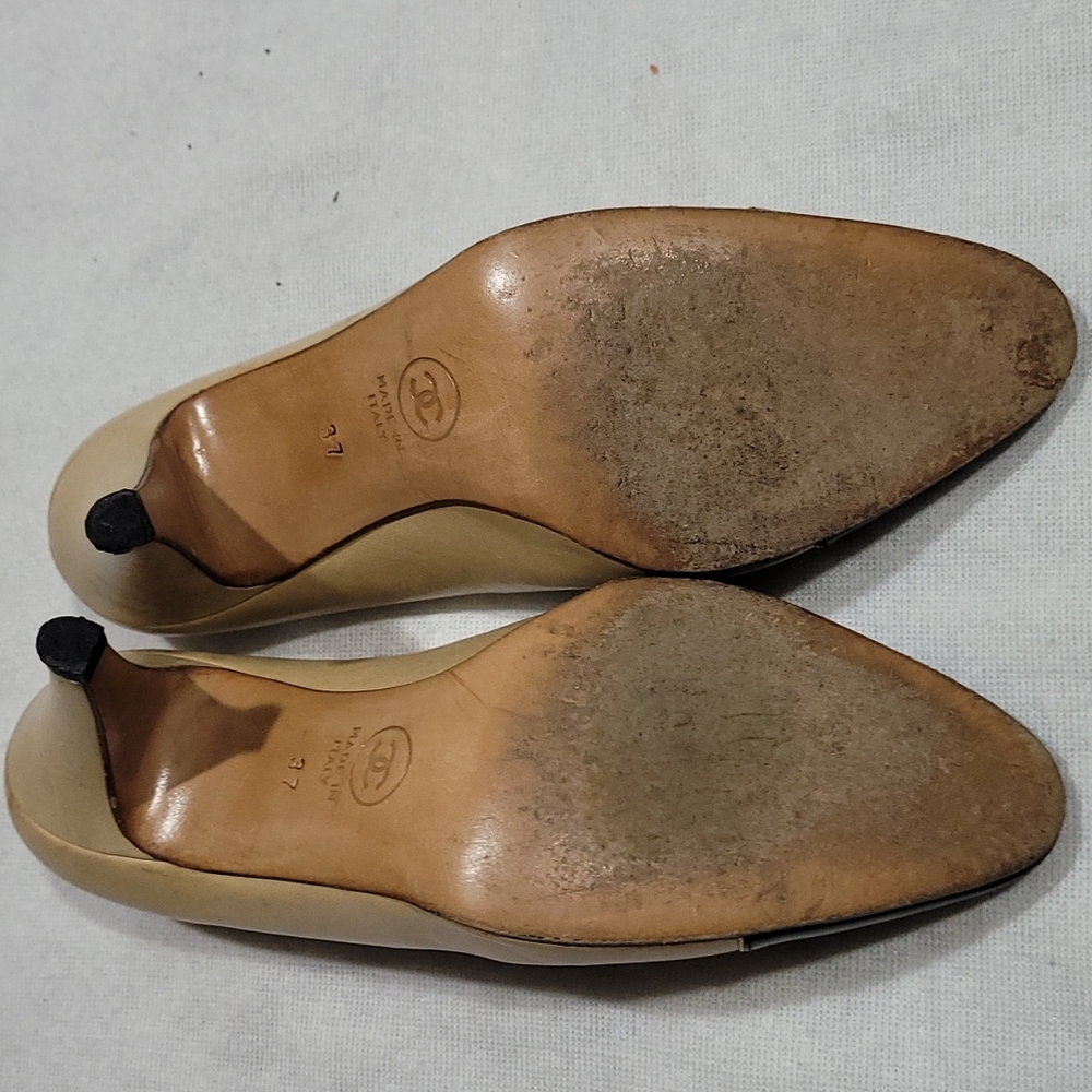 Authentic Chanel Loafer Leather Shoes Size 37 - Picture 8 of 16